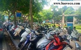 nam thanh nien giat xe bao ve phong di