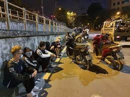 nhom thanh nien ngay lam bao ve toi di cuop
