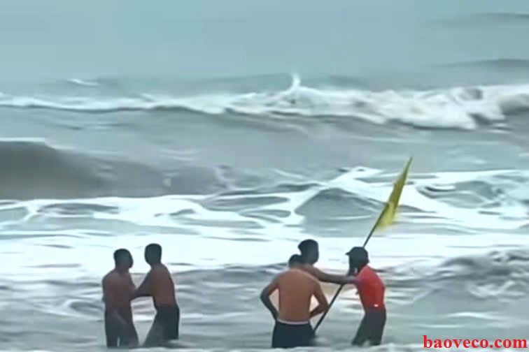 kiem diem cach ung xu nhan vien bao ve bai bien cua lo