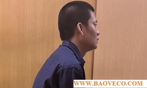 nhan vien bao ve chung cu lanh an do dam nguoi